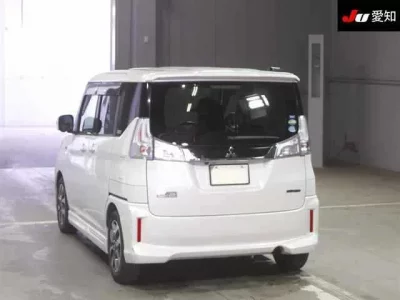 Mitsubishi DELICA D2