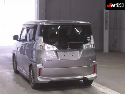 Mitsubishi DELICA D2
