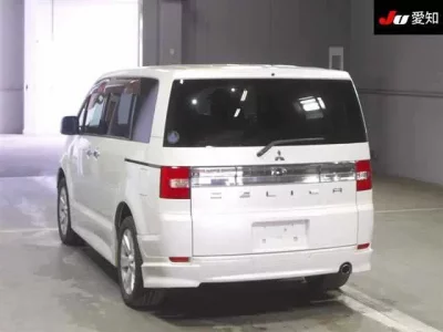 Mitsubishi DELICA D5