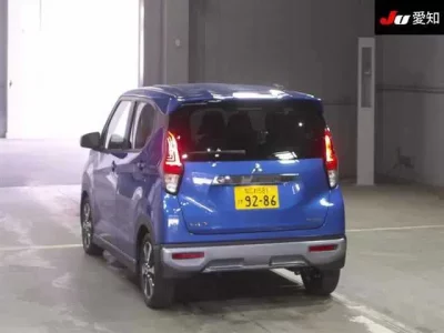 Mitsubishi EK X