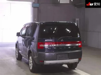 Mitsubishi DELICA D5