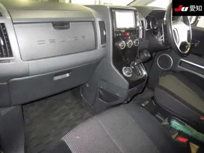 Mitsubishi DELICA D5