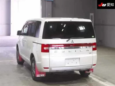 Mitsubishi DELICA D5