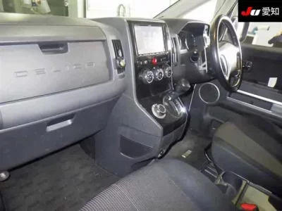 Mitsubishi DELICA D5