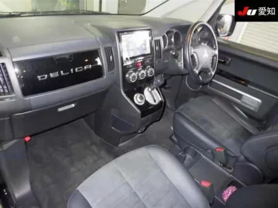 Mitsubishi DELICA D5