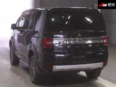 Mitsubishi DELICA D5