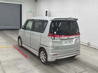 Mitsubishi DELICA D2