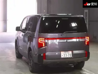 Mitsubishi DELICA D5