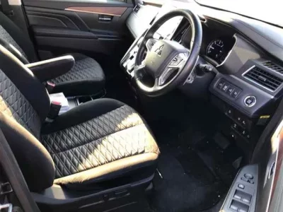 Mitsubishi DELICA D5