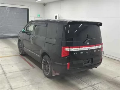 Mitsubishi DELICA D5