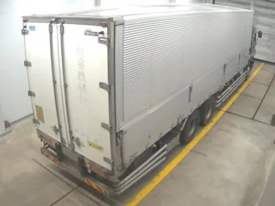 Isuzu TRUCK