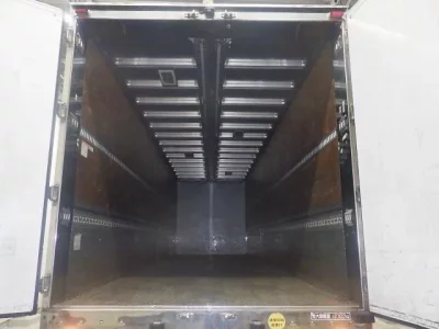Isuzu TRUCK