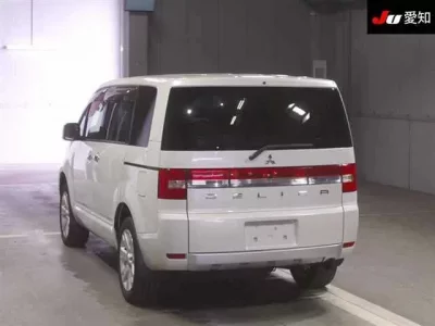 Mitsubishi DELICA D5