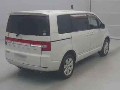 Mitsubishi DELICA D5