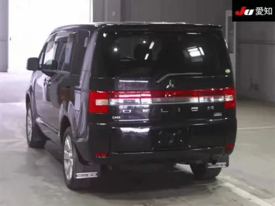 Mitsubishi DELICA D5