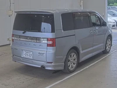 Mitsubishi DELICA D5