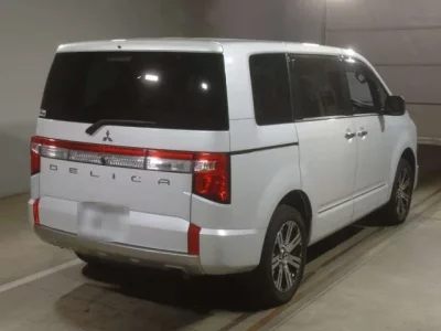 Mitsubishi DELICA D5