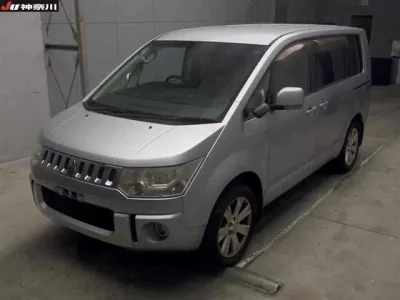 Mitsubishi DELICA D5