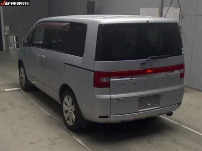 Mitsubishi DELICA D5