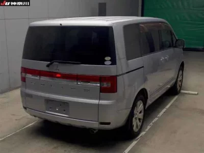 Mitsubishi DELICA D5