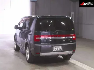 Mitsubishi DELICA D5