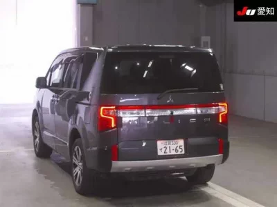 Mitsubishi DELICA D5