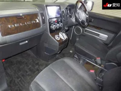 Mitsubishi DELICA D5