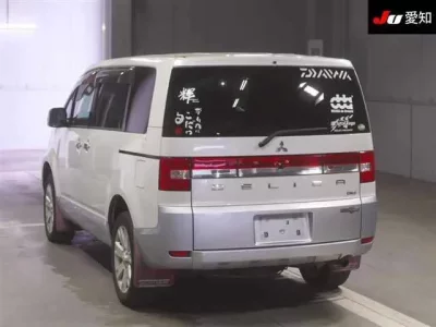 Mitsubishi DELICA D5