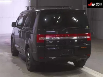 Mitsubishi DELICA D5