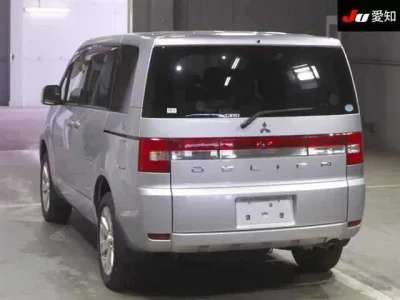 Mitsubishi DELICA D5