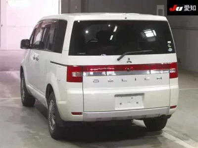 Mitsubishi DELICA D5