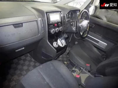 Mitsubishi DELICA D5