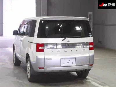 Mitsubishi DELICA D5