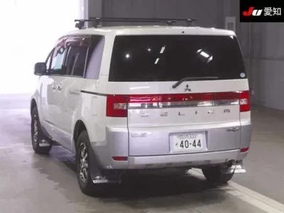 Mitsubishi DELICA D5