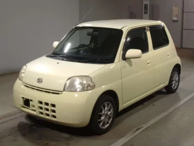 Daihatsu Esse