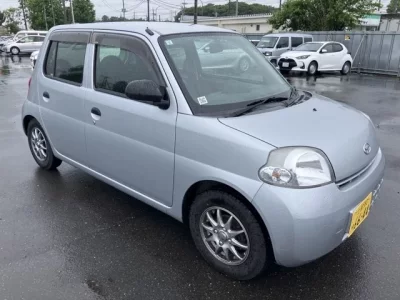 Daihatsu Esse