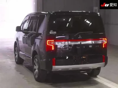 Mitsubishi DELICA D5