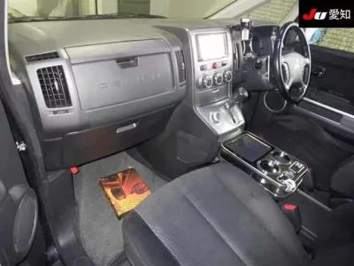 Mitsubishi DELICA D5