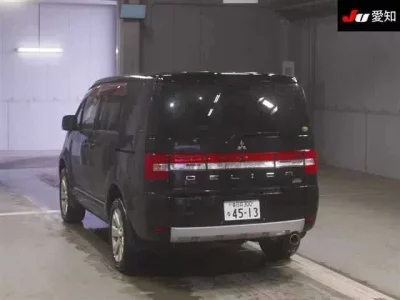 Mitsubishi DELICA D5