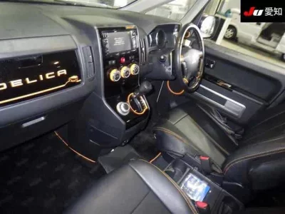 Mitsubishi DELICA D5