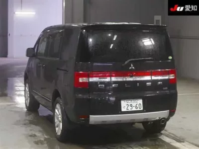 Mitsubishi DELICA D5