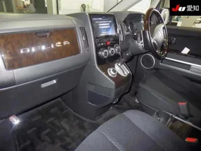 Mitsubishi DELICA D5