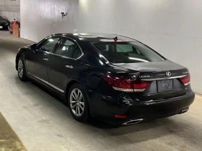 Lexus LS