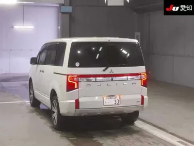 Mitsubishi DELICA D5