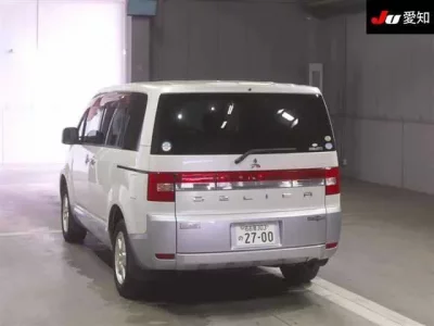 Mitsubishi DELICA D5