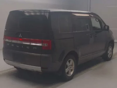 Mitsubishi DELICA D5