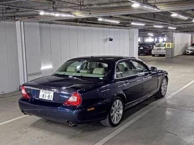 Jaguar XJ SERIES