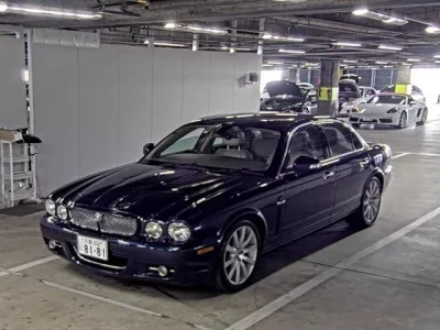 Jaguar XJ SERIES