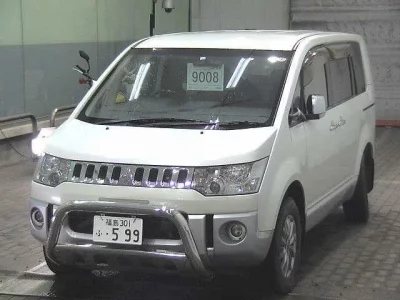 Mitsubishi DELICA D5