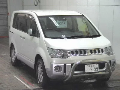 Mitsubishi DELICA D5